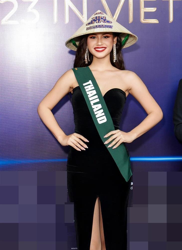 Thí sinh Hoa hậu Trái Đất đội nón lá-5