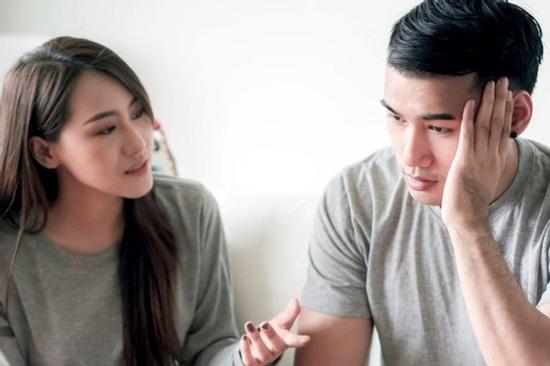 Chồng tôi muốn bán vàng để cho chị dâu vay tiền mặt