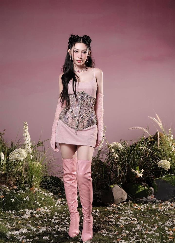 Vượt qua bệnh rối loạn lo âu, Khổng Tú Quỳnh tuổi 32 lột xác ở Chị Đẹp-6