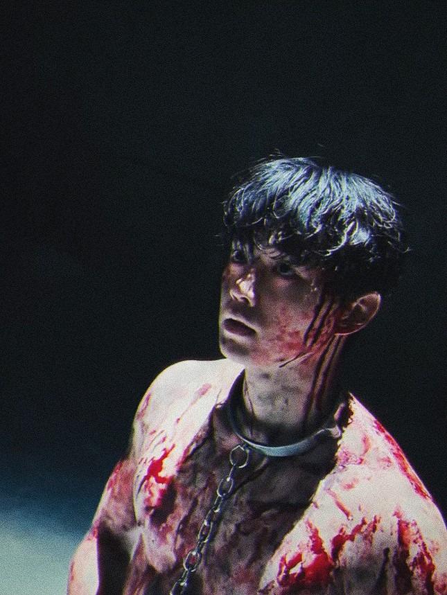 Cảnh khỏa thân của Song Kang gây sốt-1