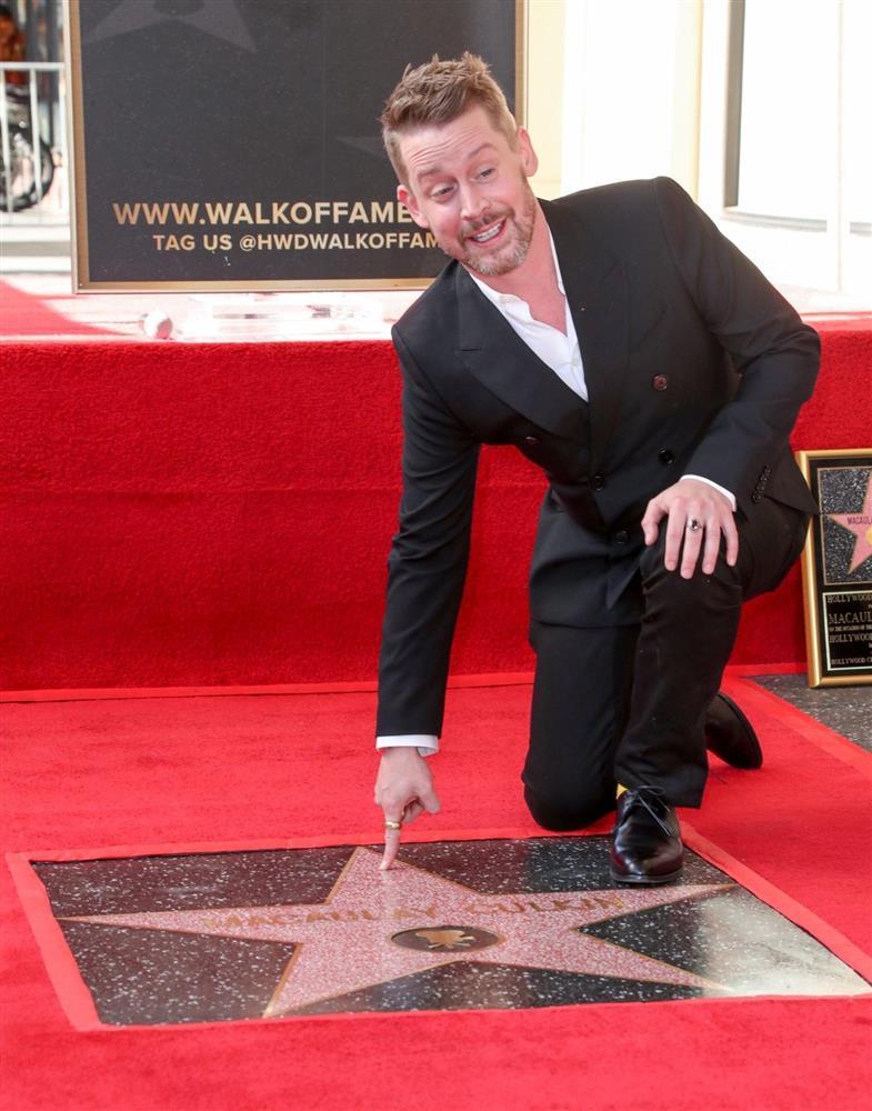 Lần đầu lộ diện bên vợ con, sao phim Ở nhà một mình đón niềm vui lớn-4