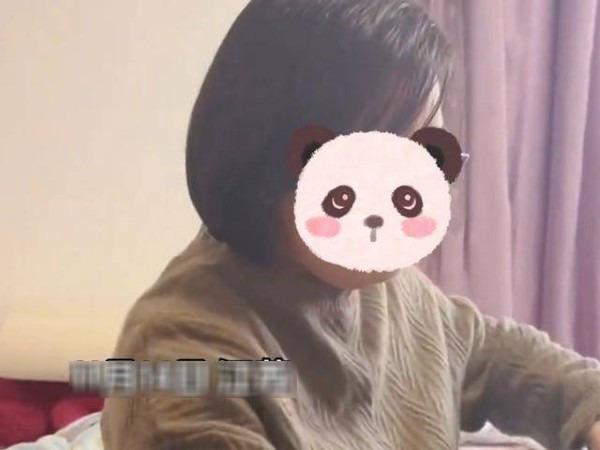 Mở món quà vợ được tặng khi tốt nghiệp, chồng bất ngờ phát hiện bí mật-3