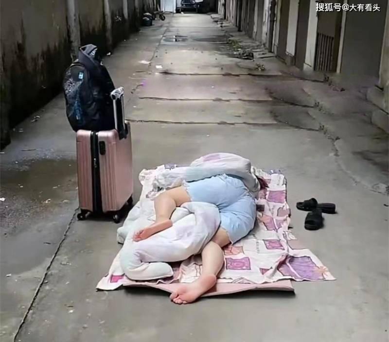 Mãi không có người yêu, cô gái 28 tuổi bị bố mẹ đuổi ra khỏi nhà-1