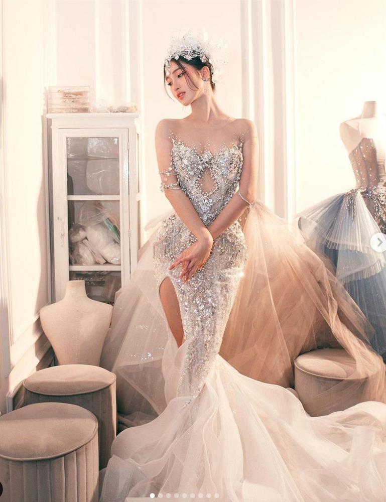 Phương Nhi lên tìm kiếm tại Trung Quốc, da trắng nõn eo tí hon mặc gì cũng đẹp-3