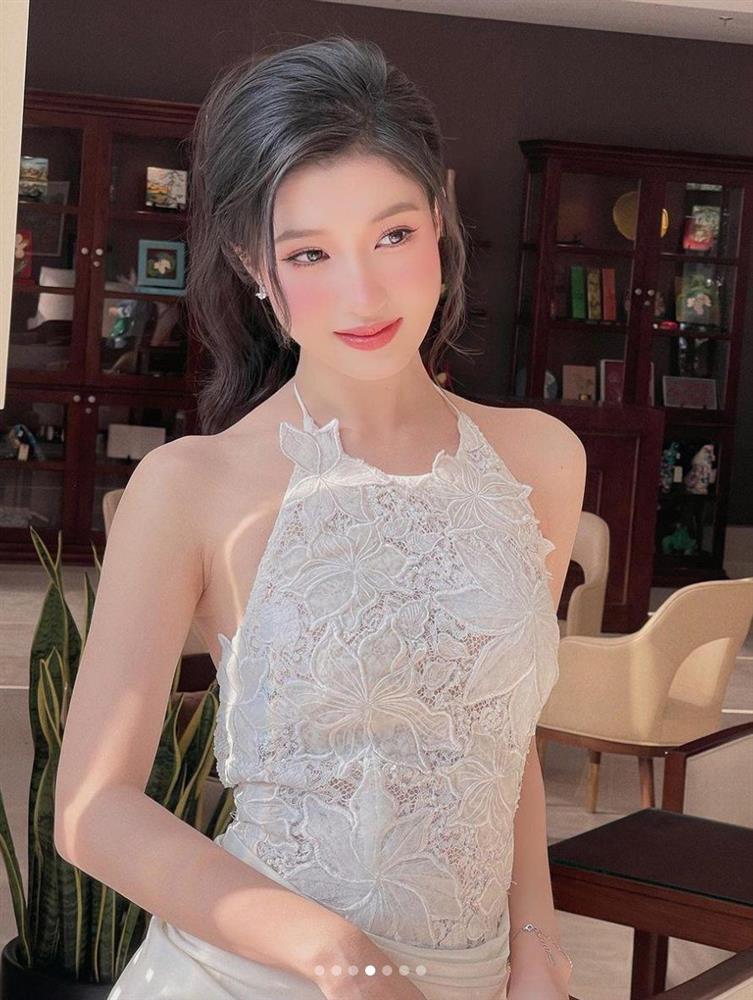 Phương Nhi lên tìm kiếm tại Trung Quốc, da trắng nõn eo tí hon mặc gì cũng đẹp-8