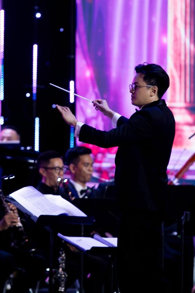 Thanh Hằng và ông xã nhạc trưởng dính nhau như sam sau đám cưới-3