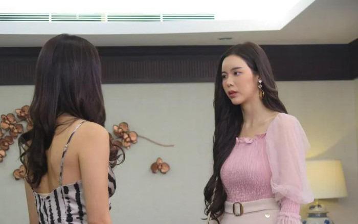 Từ lúc thuê người giúp việc, tôi luôn nơm nớp lo lắng-1