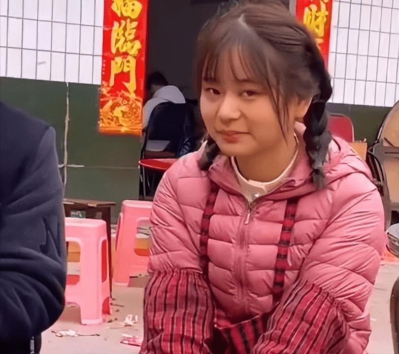 Lần đầu đi xem mắt, chàng trai ngỡ ngàng về diện mạo của đối phương-1