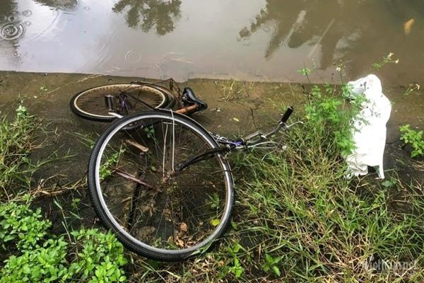 Tìm thấy thi thể người đàn ông ngã xe rơi xuống sông Long Đại-2