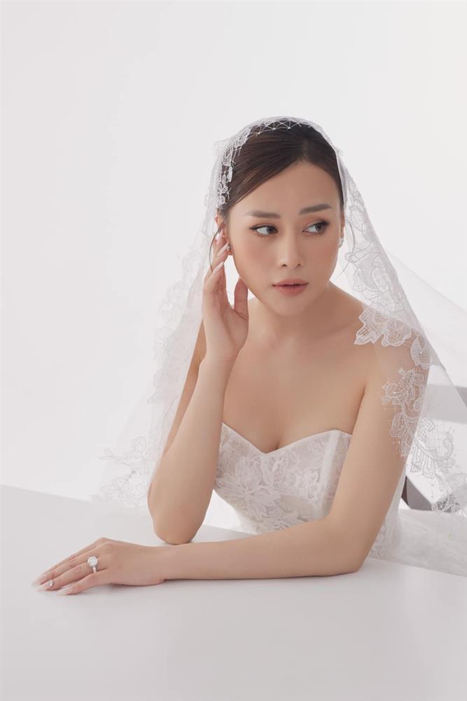 Shark Bình nhiệt tình tác nghiệp giữa lúc Phương Oanh chụp ảnh cưới-2