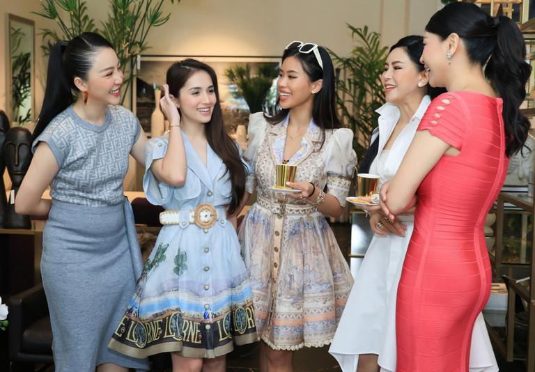 Bức ảnh hé lộ mối quan hệ thân thiết giữa Tiên Nguyễn, bà hoàng hàng hiệu Thủy Tiên cùng con dâu tương lai-2