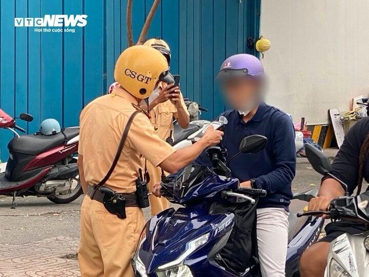 Điều chỉnh phương án kiểm tra nồng độ cồn ở TP.HCM-1