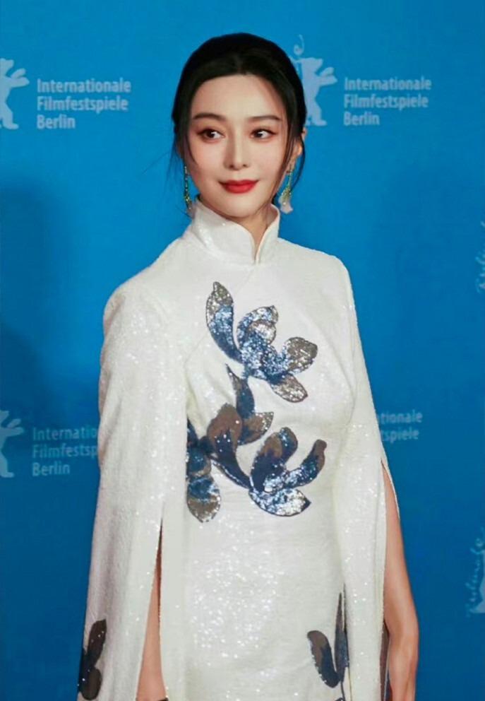 Bị phong sát ở Trung Quốc, Phạm Băng Băng học thêm ngoại ngữ để mở rộng sự nghiệp ra quốc tế-5