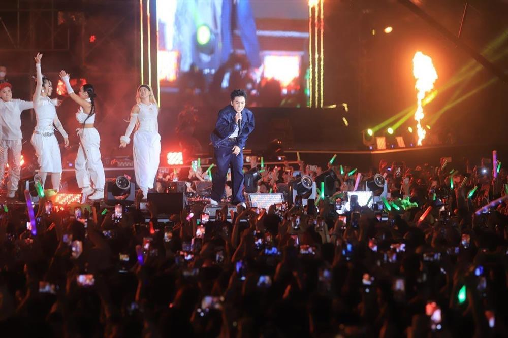 MONO có bắt chước phong cách của anh trai Sơn Tùng M-TP 10 năm trước?-1