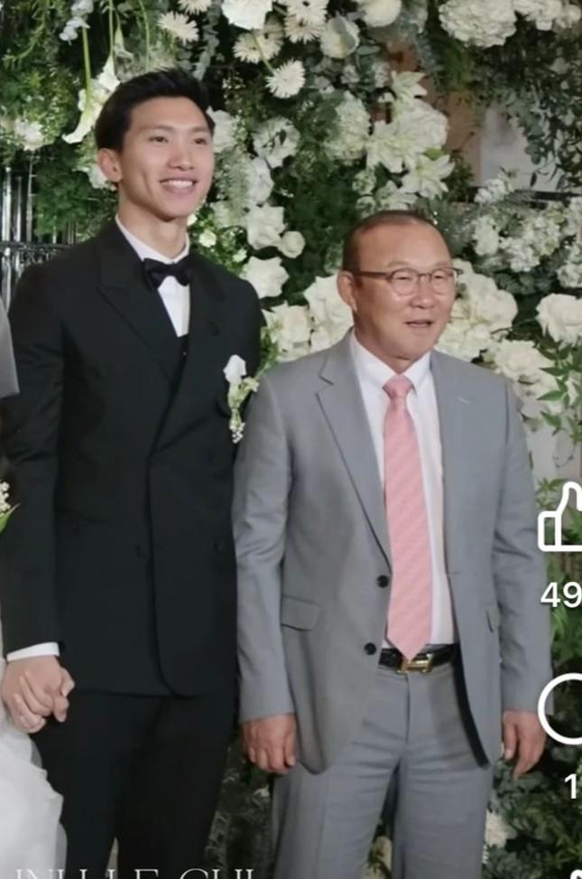 Báo Hàn Quốc đưa tin về đám cưới Đoàn Văn Hậu-1