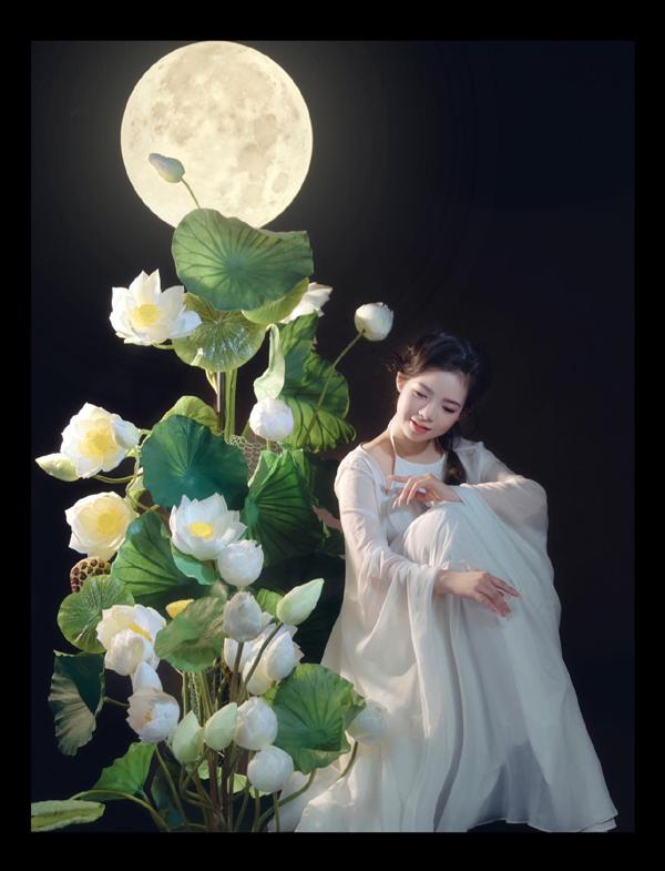 Con gái út Thanh Thanh Hiền tuổi 20: Suối tóc như mây, nhan sắc nữ tính mềm mại-2