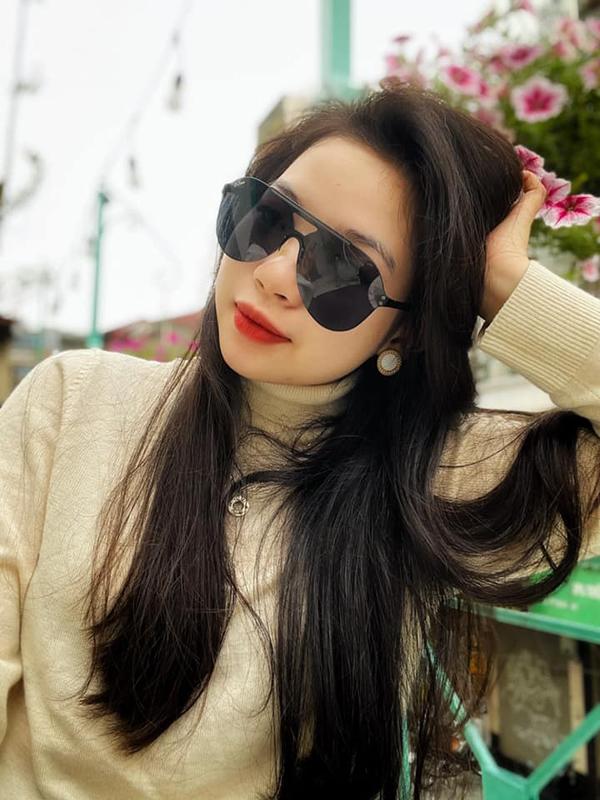 Con gái út Thanh Thanh Hiền tuổi 20: Suối tóc như mây, nhan sắc nữ tính