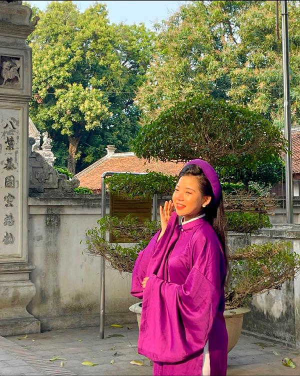 Con gái út Thanh Thanh Hiền tuổi 20: Suối tóc như mây, nhan sắc nữ tính mềm mại-7