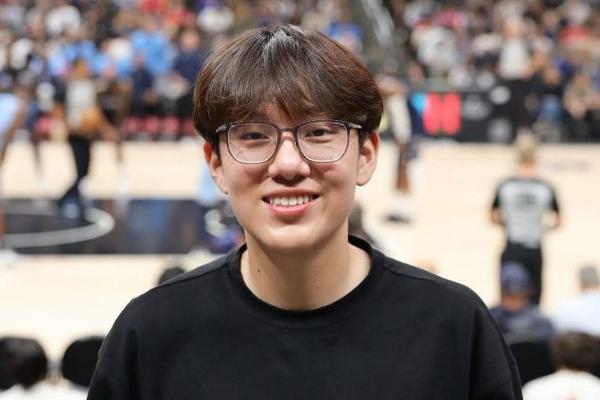 Bạn cùng phòng cày phim đồi trụy, nam sinh sa sút sức khỏe, học tập-3