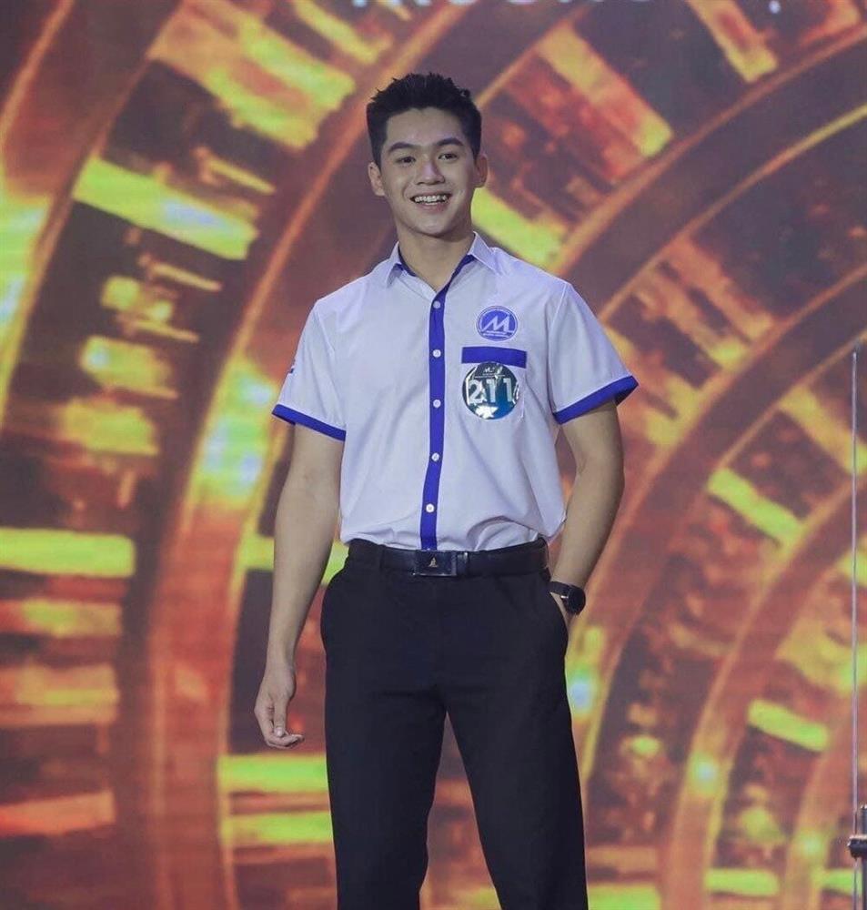 Nam sinh điển trai, học giỏi, sở hữu nụ cười tan chảy mọi ánh nhìn-1