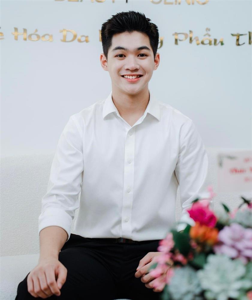 Nam sinh điển trai, học giỏi, sở hữu nụ cười tan chảy mọi ánh nhìn-10