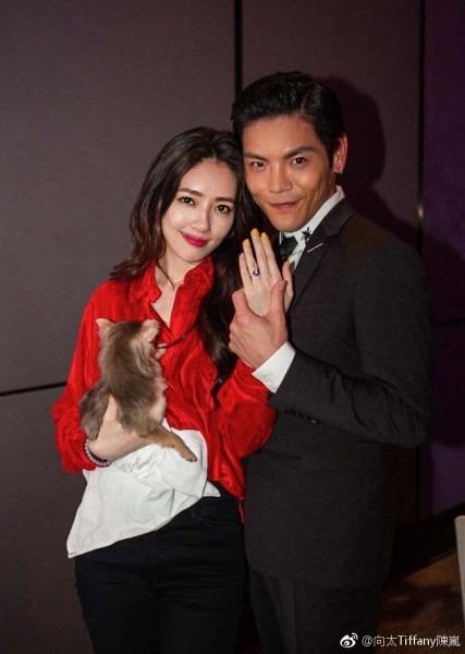 Quách Bích Đình và mẹ chồng song hành đi sự kiện, nghi vấn mang thai con thứ 3 vì dáng vóc bất thường-7