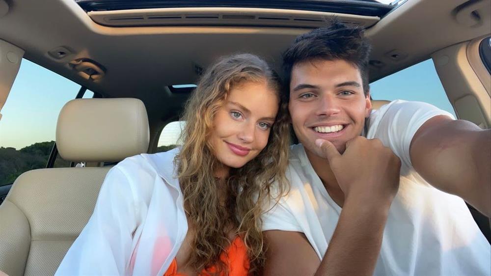 Á hậu Hoàn vũ công khai bạn trai cao 2,11 m-3