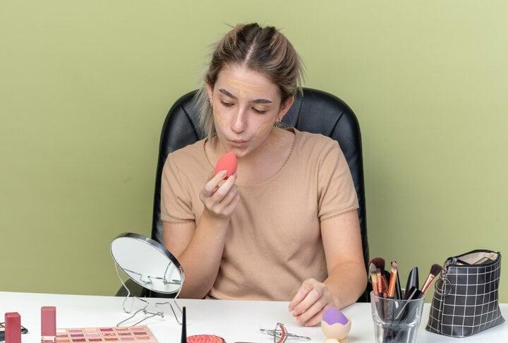 Những lỗi trang điểm phổ biến hủy hoại vẻ đẹp của phụ nữ-2