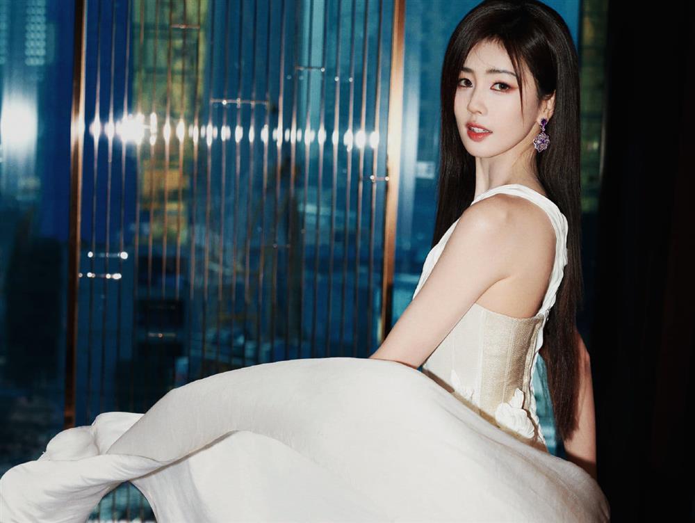 Bạch Lộc gây tranh cãi khi ngầm tuyên bố bản thân bị bạo lực mạng nhiều năm-3