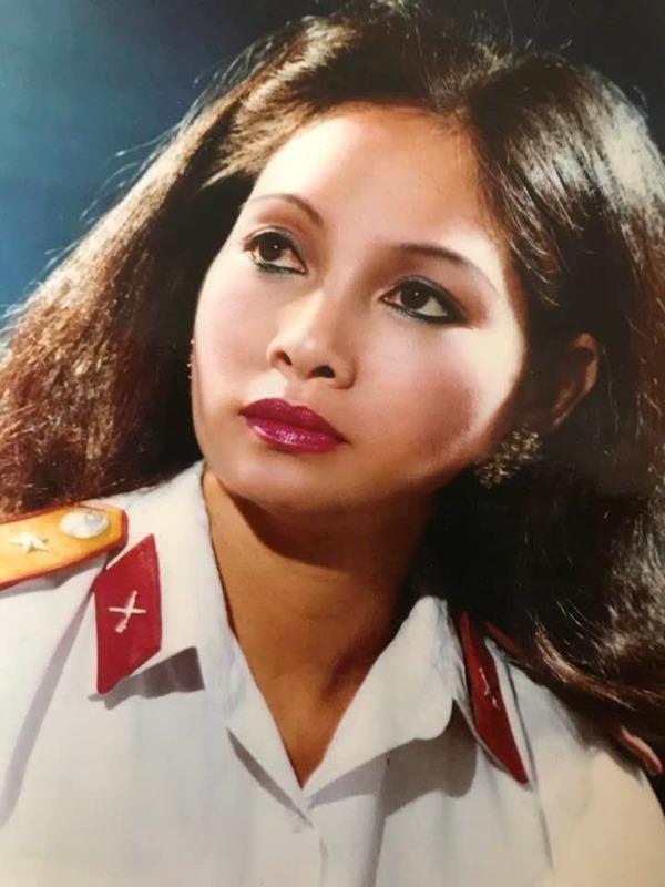 Đời tư kín tiếng của nữ nghệ sĩ mang quân hàm Đại tá vừa được phong tặng danh hiệu NSND-1