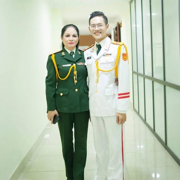 Đời tư kín tiếng của nữ nghệ sĩ mang quân hàm Đại tá vừa được phong tặng danh hiệu NSND-6