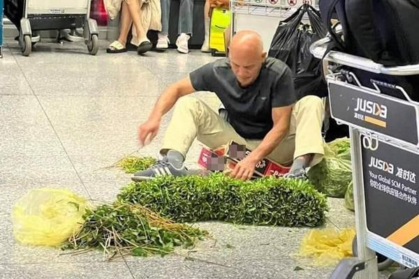 Ở Việt Nam rẻ bèo, sang Mỹ rau muống đắt hơn thịt lợn-4