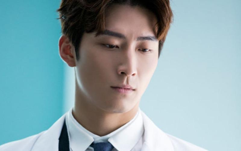 Con gái trùm sòng bài Ma Cao Hà Siêu Liên và chồng tài tử khoe khoảnh khắc hôn nhau lãng mạn-5