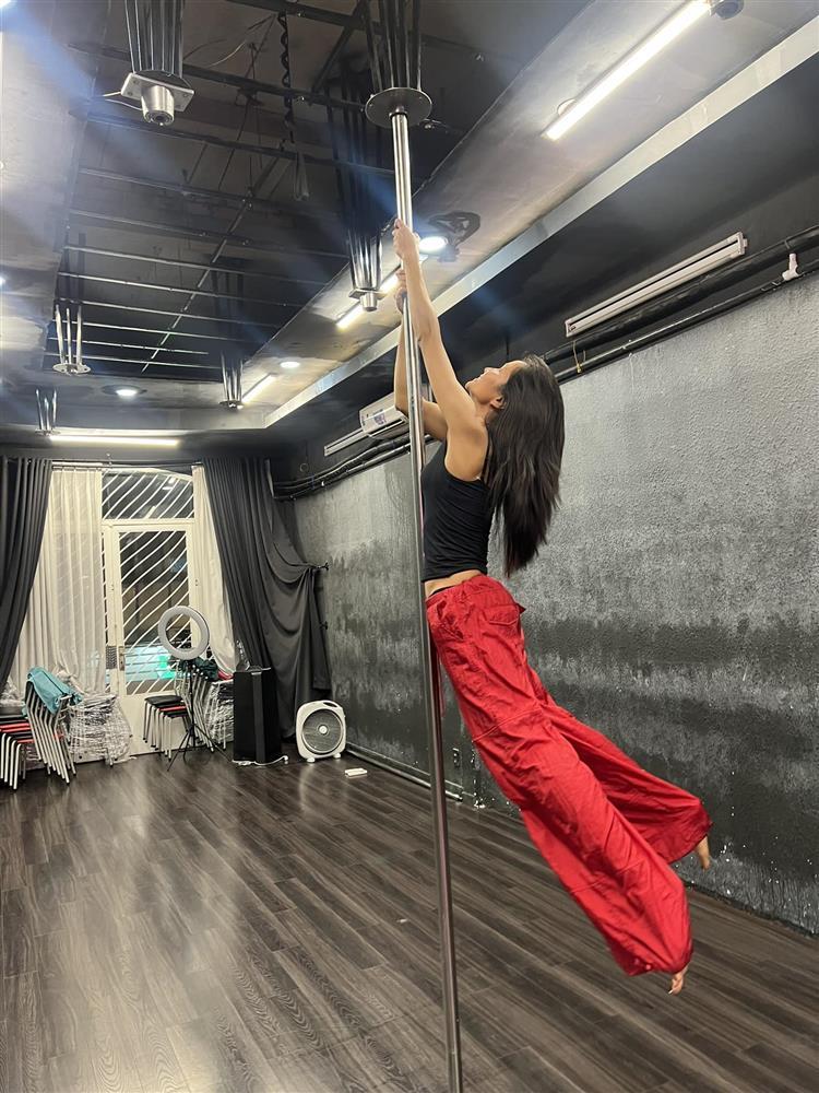 Body như tạc tượng của mỹ nhân Vẻ đẹp vượt thời gian HHen Niê-4