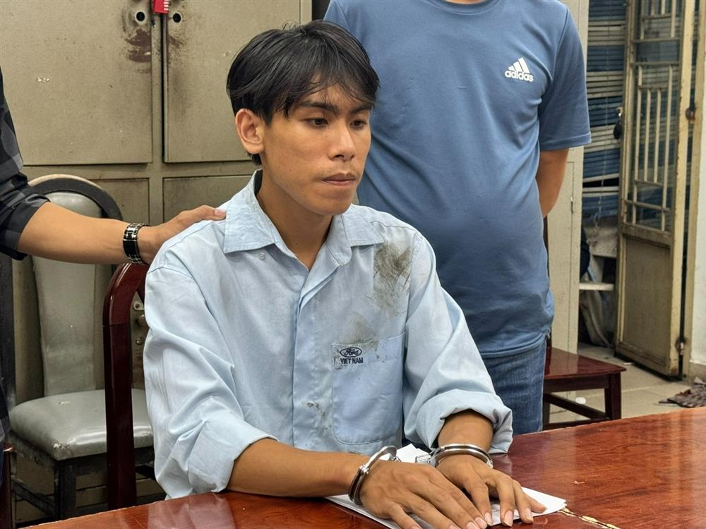 Bắt thanh niên dùng súng nhựa đi cướp tiệm vàng ở TPHCM-1