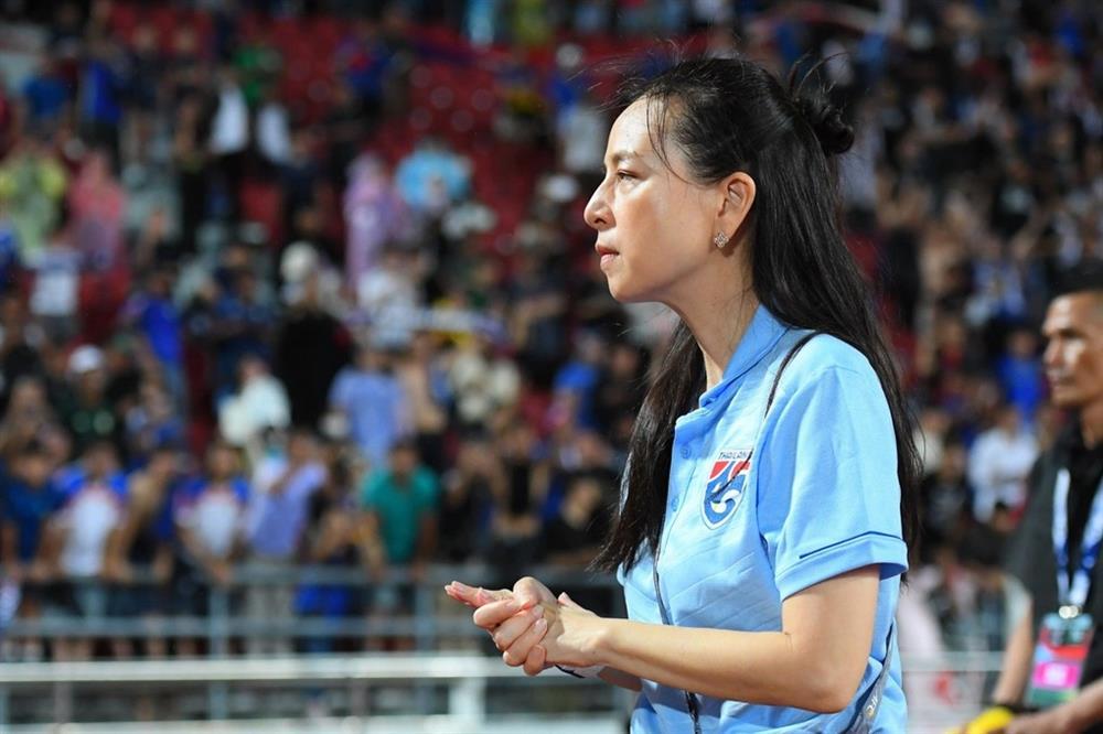 Madam Pang công khai kế hoạch tranh cử Chủ tịch Liên đoàn bóng đá Thái Lan-1