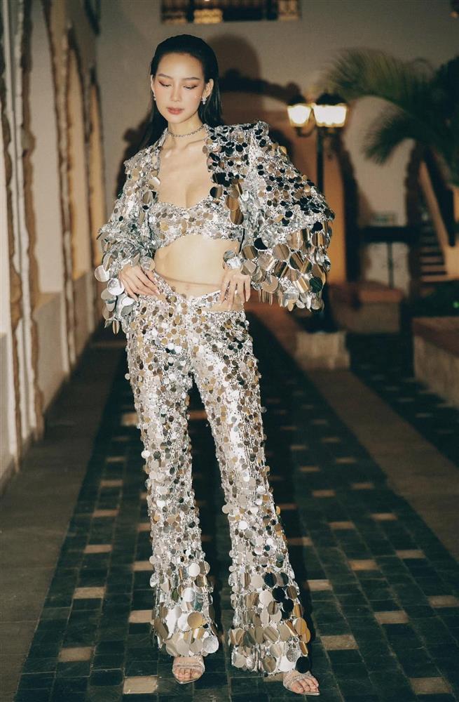 Bảo Ngọc mặc táo bạo khi sắp hết nhiệm kỳ Hoa hậu Liên lục địa-1