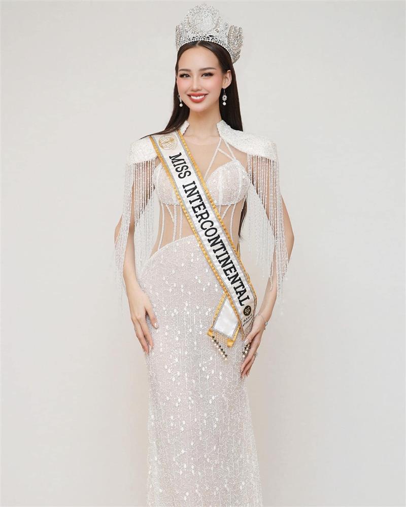 Bảo Ngọc mặc táo bạo khi sắp hết nhiệm kỳ Hoa hậu Liên lục địa-4