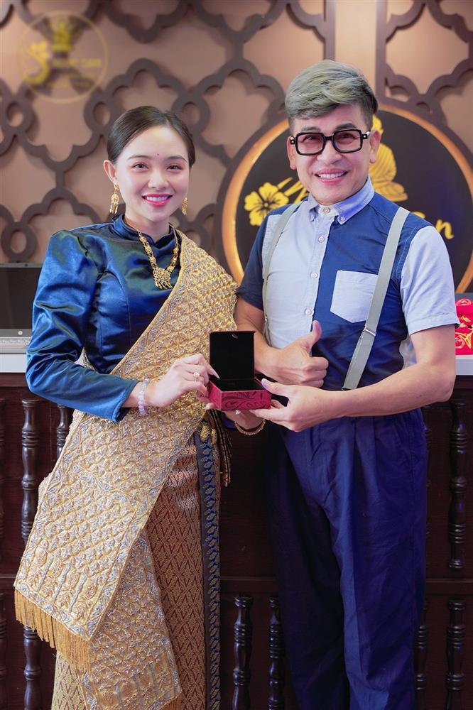 Diện mạo của MC Thanh Bạch sau khi trùng tu nhan sắc ở tuổi U70-1