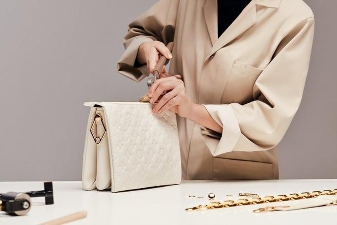Túi xách Louis Vuitton giá 140 triệu đồng được sản xuất thế nào?-6