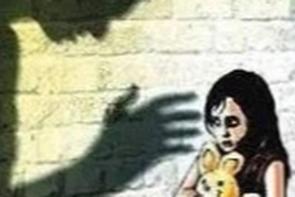 Vụ thầy giáo bị cáo buộc xâm hại học trò 8 tuổi: Nhà trường bị cú sốc lớn-1