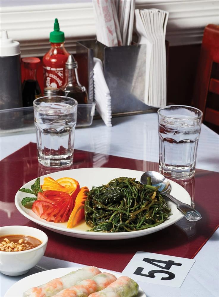 Ở Việt Nam rẻ bèo, sang Mỹ rau muống đắt hơn thịt lợn-2