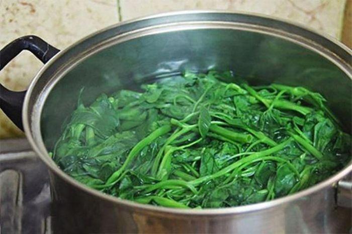Tạm dừng ăn rau muống ngay lập tức khi phát hiện dấu hiệu này-1