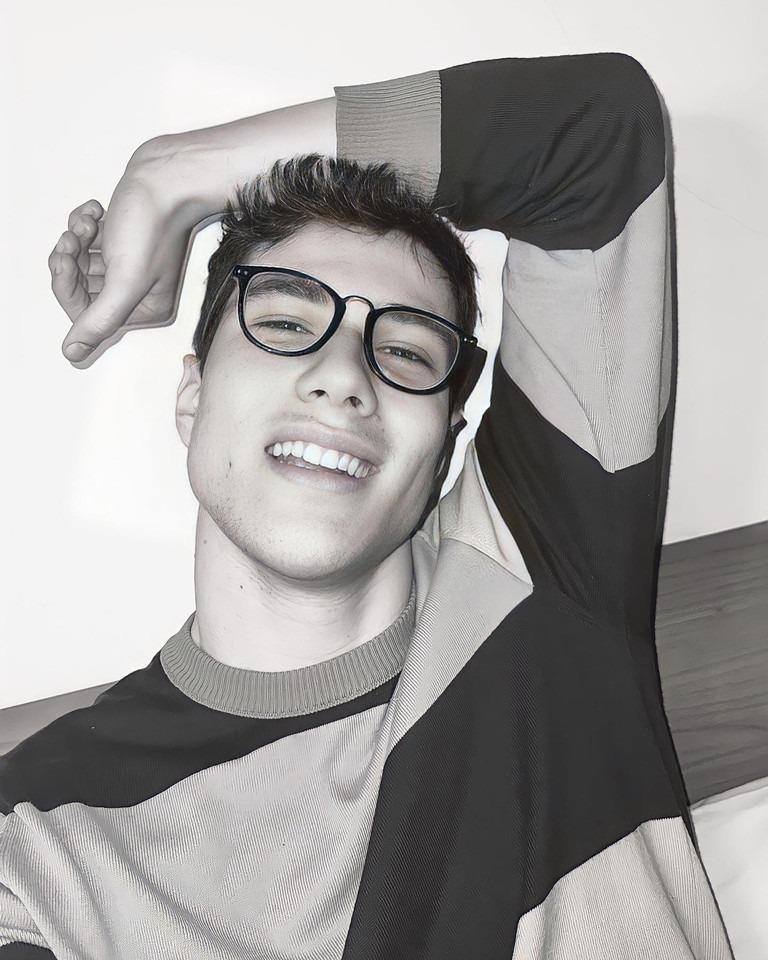 Người mẫu đẹp trai nhất nước Ý giải nghệ để làm cha xứ ở tuổi 21-1