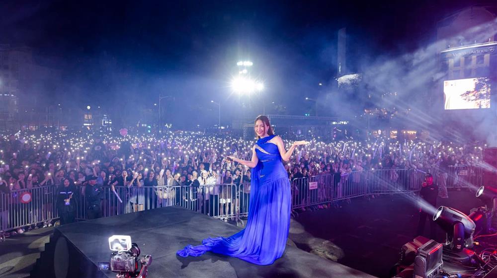 Hòa Minzy có còn giữ được nhan sắc xinh đẹp cùng giọng hát live ấn tượng?-1