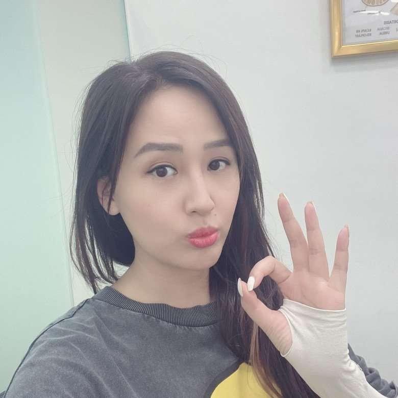 Mai Phương Thúy diện đồ tập nóng bỏng khi chơi thể thao, bất kể trên bờ hay xuống nước-3