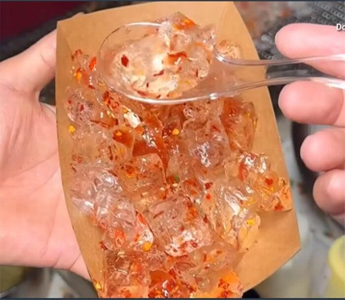 Món đá lạnh nướng trở thành món ăn đường phố hot nhất Trung Quốc-3