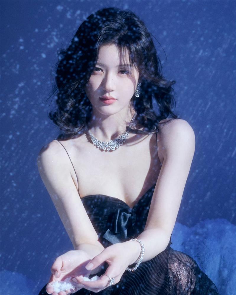 Cuộc so kè váy áo, nhan sắc trên thảm đỏ của sao nữ-6