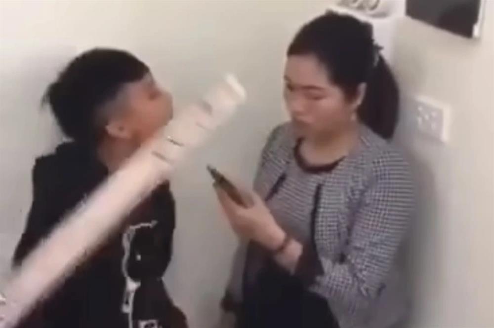 Vụ giáo viên bị học sinh ném dép: Giáo viên là nạn nhân bạo lực học đường-1