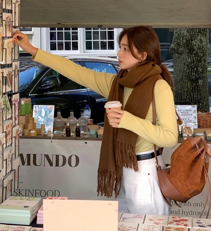 Trang phục màu vàng đang hot không kém màu đỏ và 10 cách diện sang xịn mịn-5